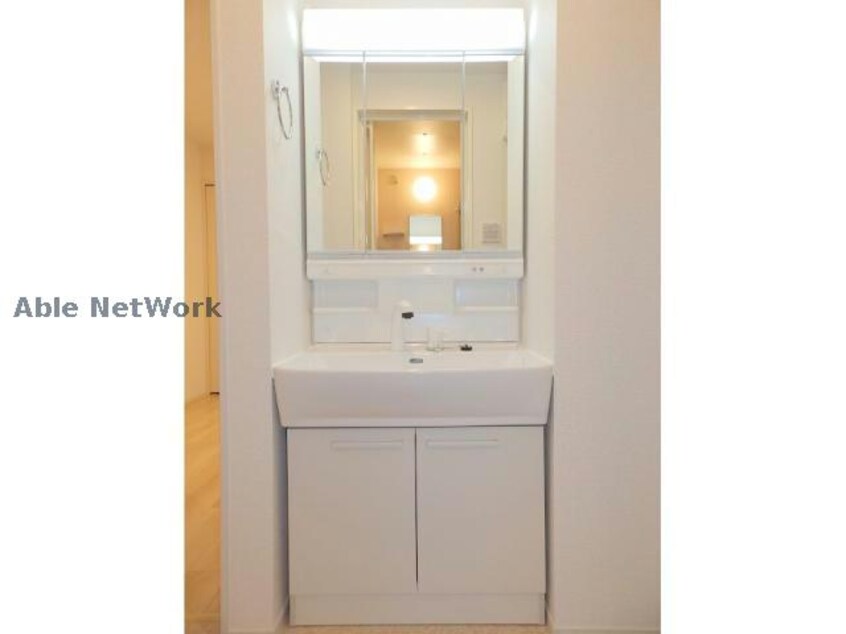 類似タイプ サニー・フィールド