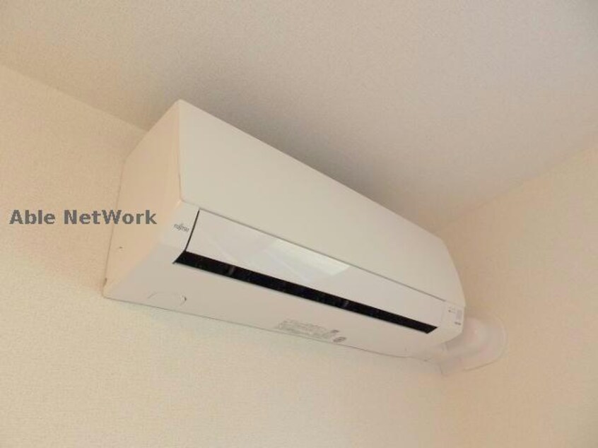 類似タイプ サニー・フィールド