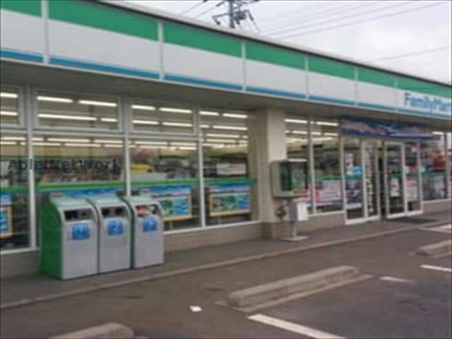 ファミリーマート加須礼羽店(コンビニ)まで946m K&K