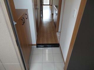 玄関回り 東北本線<宇都宮線>/宇都宮駅 車移動　18分7.6km 1階 築16年