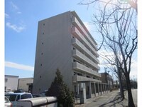 フォレストコート博物館前
