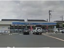 ローソン深谷東方店(コンビニ)まで596m 深谷東方K貸家
