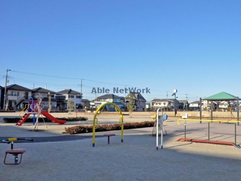 籠原中央公園(公園)まで963m YKゴールデンⅢ（熊谷市新堀新田）