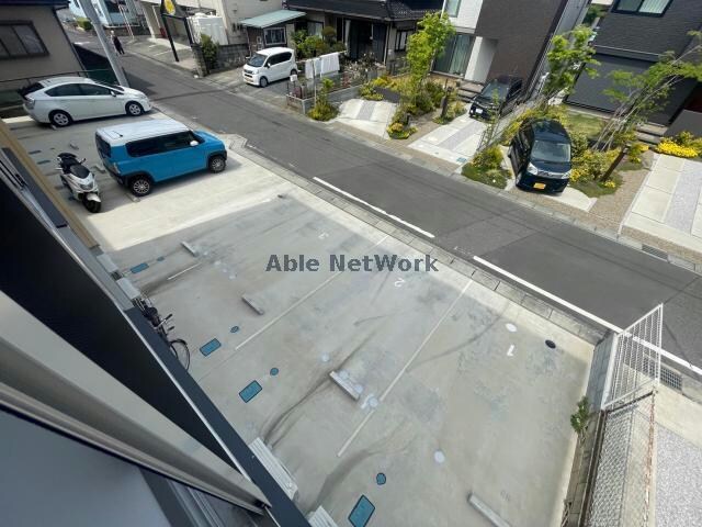  クレイ・キューブ（熊谷市拾六間）