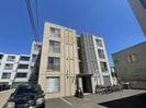 エムプラス山鼻の外観