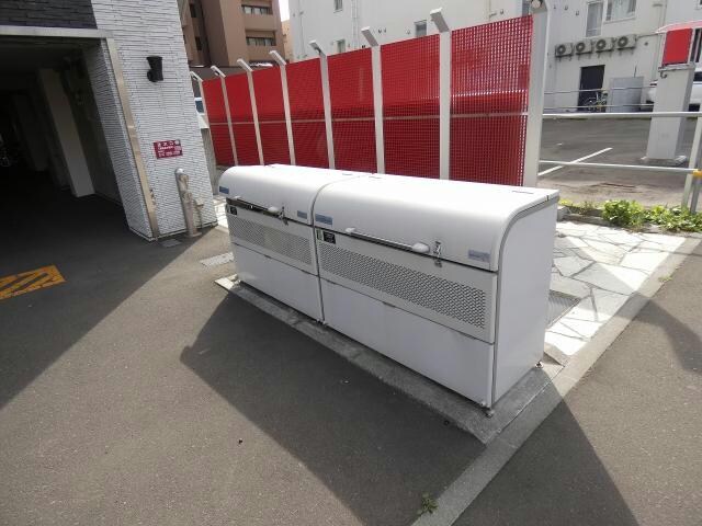  ＲＥＥＦ　ＬＵＡＮＡ