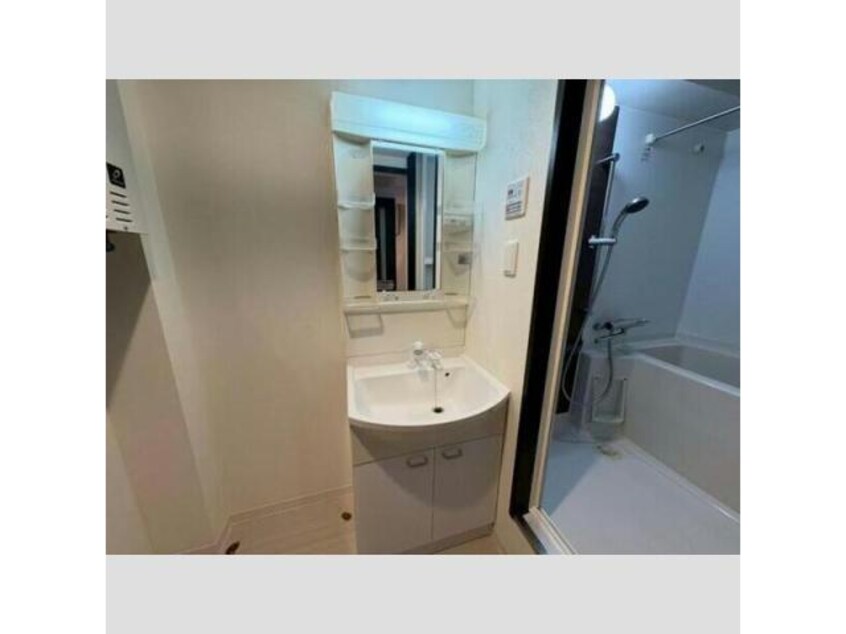  ＲＥＥＦ　ＬＵＡＮＡ