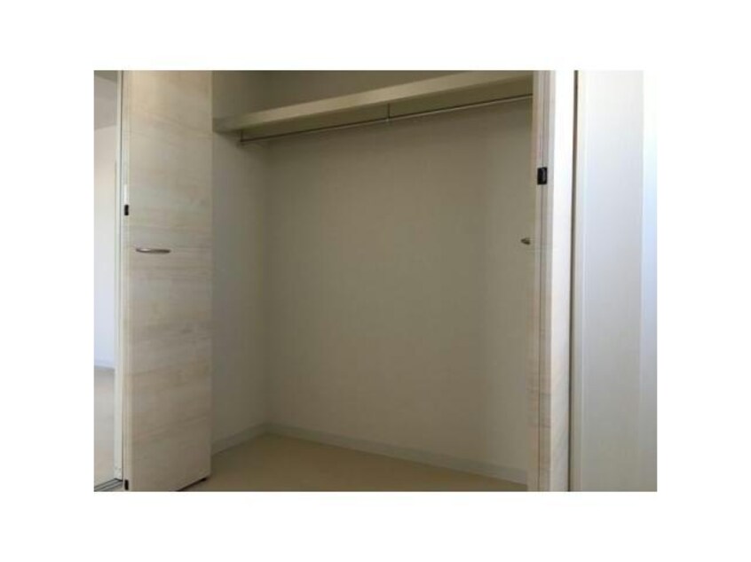  メニーズコート中央図書館