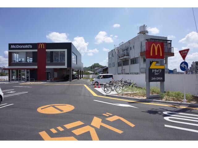 マクドナルド姫路西店(その他飲食（ファミレスなど）)まで1178m アドニス