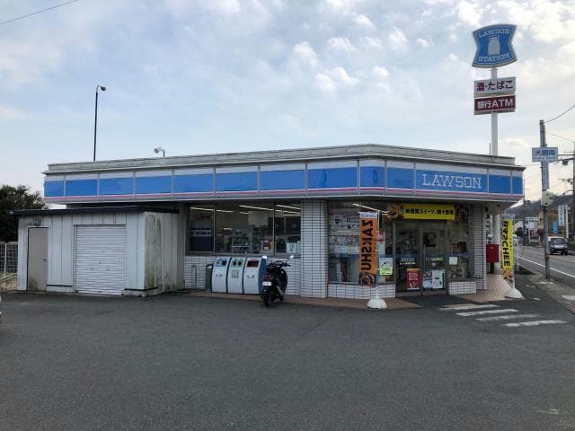 ローソン香寺町犬飼店(コンビニ)まで743m estasia　Ｂ棟