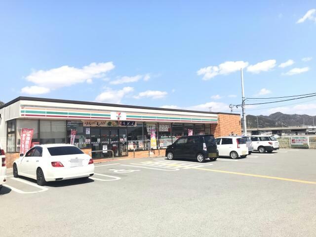 セブンイレブン姫路上原田店(コンビニ)まで683m フローリィ　メゾン