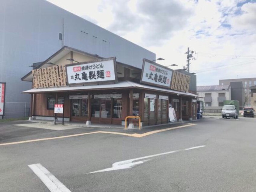 丸亀製麺加西店(その他飲食（ファミレスなど）)まで383m ラフィーネ横尾