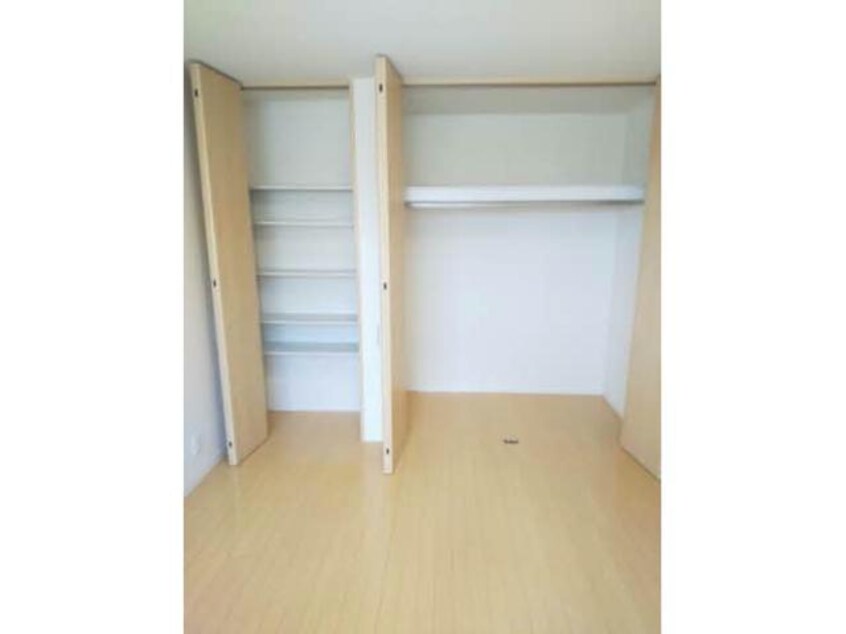  ヴィラ・グレイスフルA