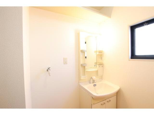  フォーレス佐土B