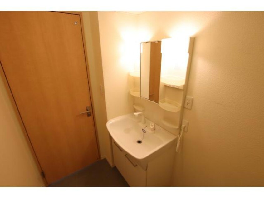  ヴィラ・グレイスフルC