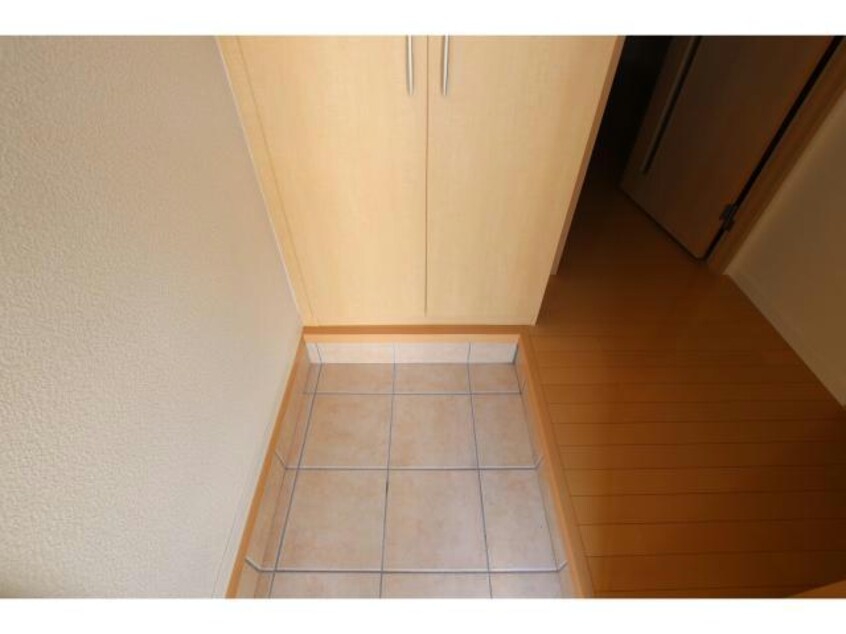  ヴィラ・グレイスフルC