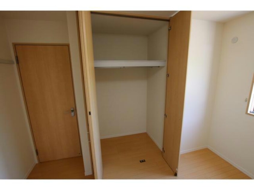  ヴィラ・グレイスフルC