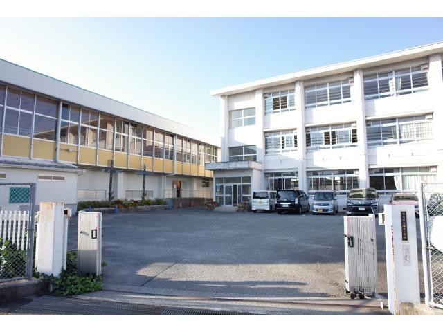 市川町立鶴居小学校(小学校)まで1250m アプローズB
