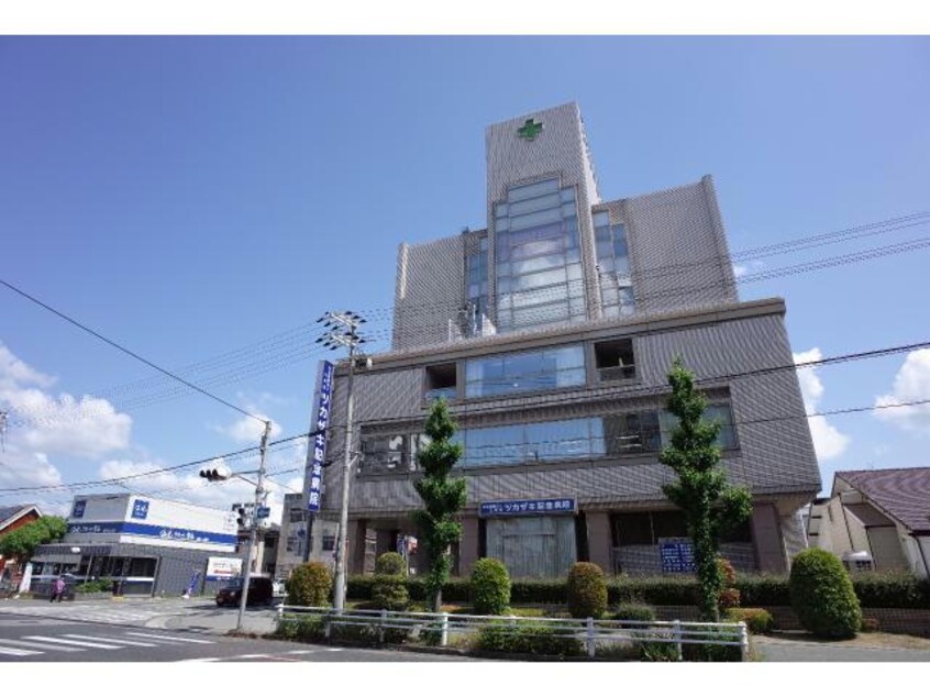 特定医療法人三栄会ツカザキ記念病院(病院)まで302m 土山3丁目貸家