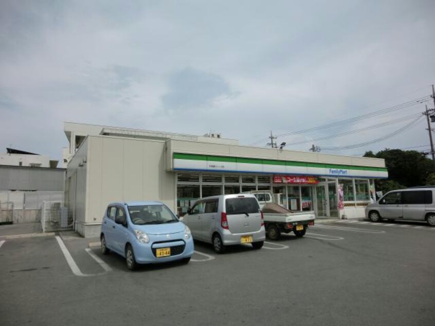 ファミリーマート石垣新川シード店(コンビニ)まで564m プロスピリティー新川レジデンス