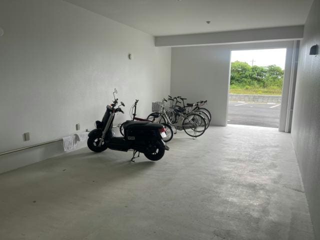 大切な自転車、バイクを雨風から守れます♪ Ｆuture