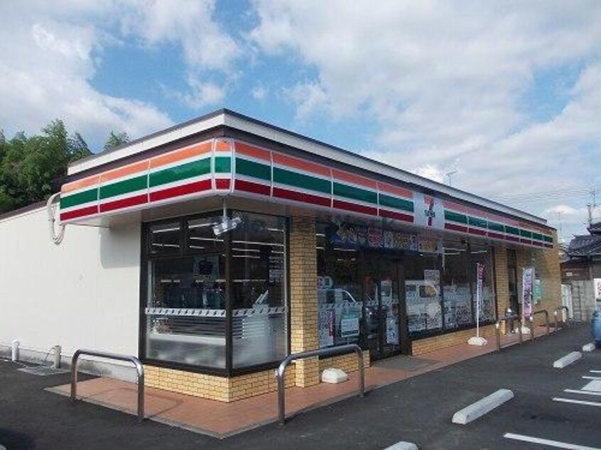 セブンイレブン山陽町江尻店(コンビニ)まで1000m ブルーパインＢ