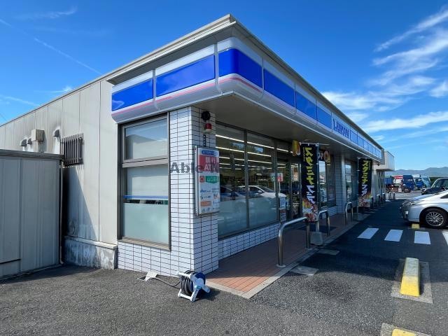 ローソン山陽小野田埴生店(コンビニ)まで1094m クレール シャトレー