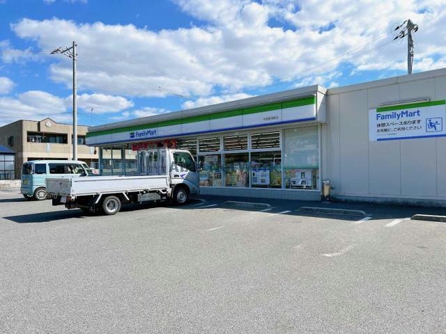 ファミリーマート宇部東須恵店(コンビニ)まで816m プランドール