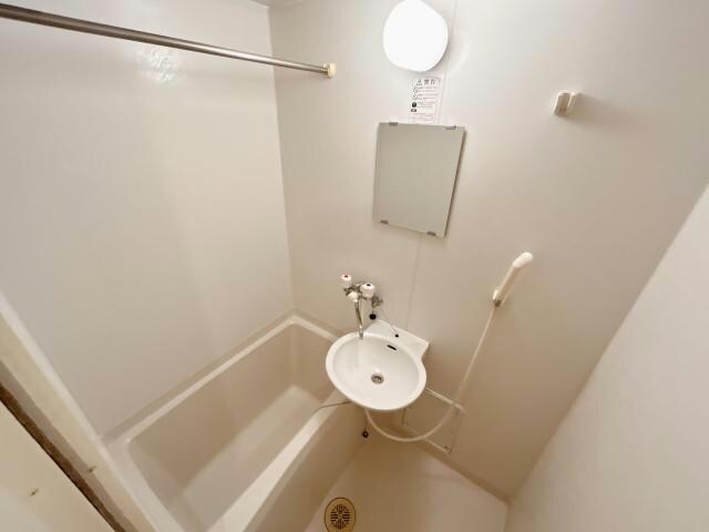  レオパレスボムール西高泊
