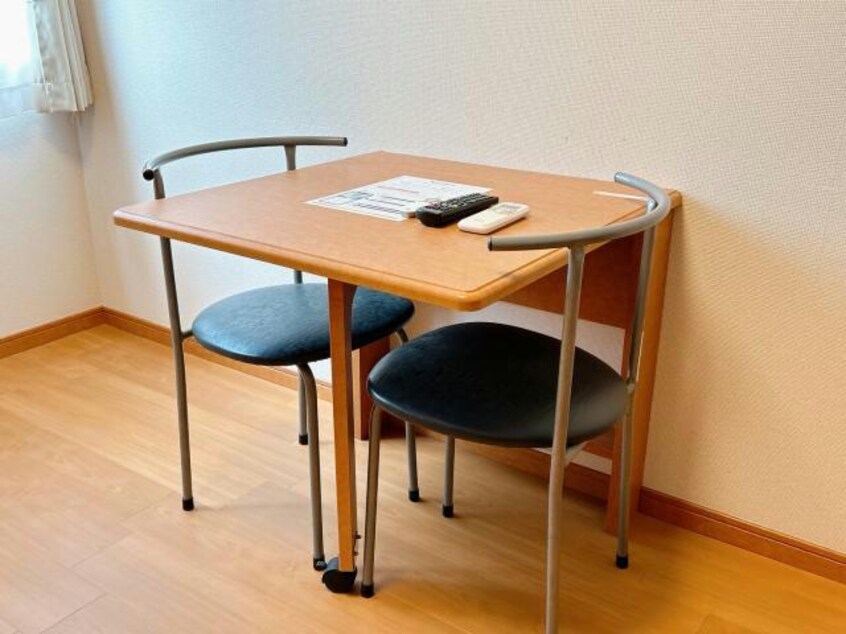  レオパレスボムール西高泊