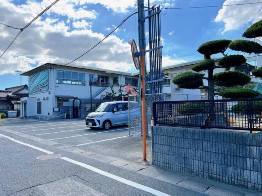 二葉保育園(幼稚園/保育園)まで777m 際波1721貸家