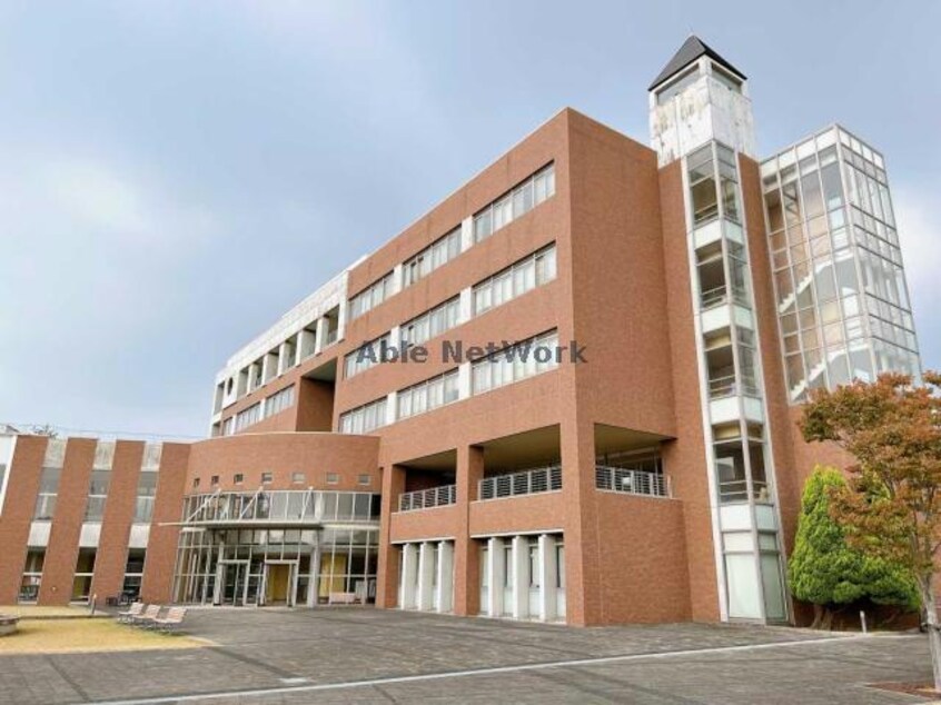 私立宇部フロンティア大学(大学/短大/専門学校)まで3240m 妻崎開作貸家