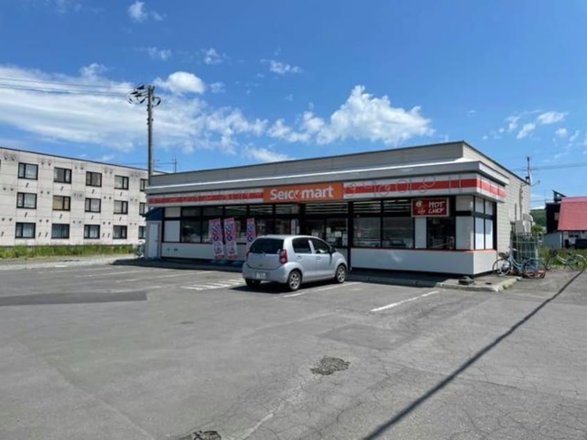 セイコーマート名寄大通店(コンビニ)まで649m コーポ華みずき