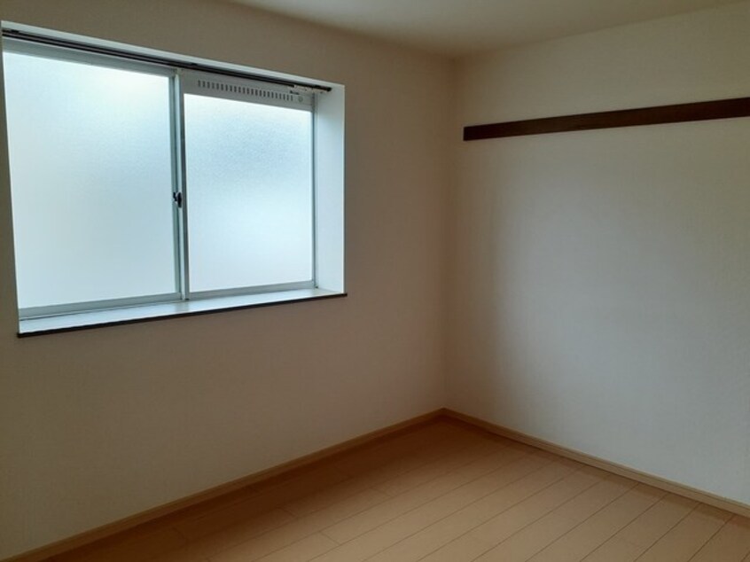  ロイヤルエステート神明Ａ