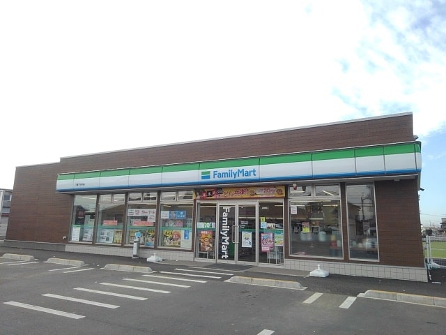 ファミリーマート下妻下木戸店まで1200m ＬＩＥＮ　II