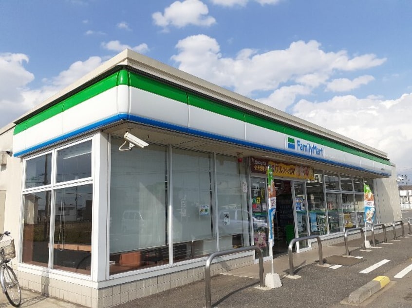 ファミリーマート筑西布川店まで220m アーバンレジデンスＡ