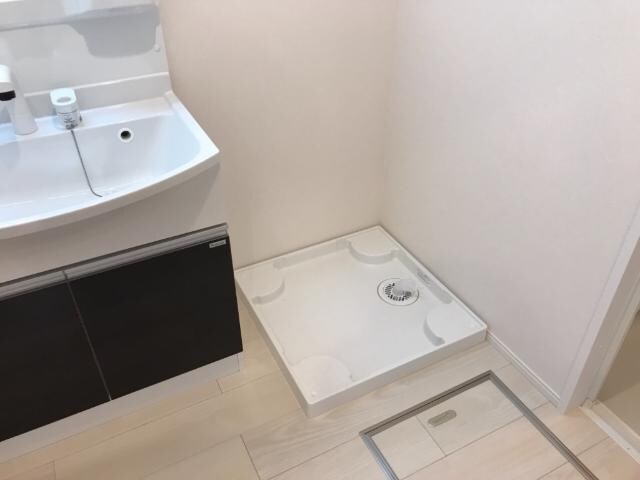 洗濯機置場 エミアスII