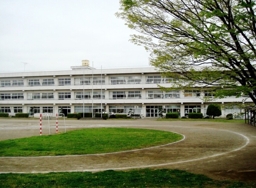 筑西市立伊讃小学校(小学校)まで1325m コージーコート（筑西）