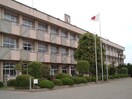 筑西市立下館小学校(小学校)まで602m コスモス薬師