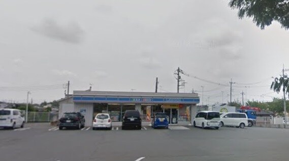 ﾛｰｿﾝ 真岡熊倉店(コンビニ)まで698m サン・ファミール