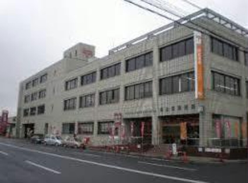 福山東郵便局(郵便局)まで580m ファミーユ　スクエアー　Ｂ棟