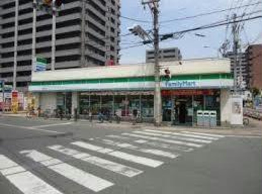 ファミリーマート福山駅北口店(コンビニ)まで195m シューテル宝町