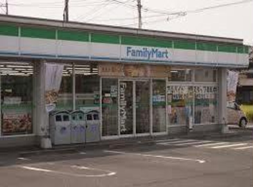 ファミリーマート新涯中央店(コンビニ)まで534m ブランチコート