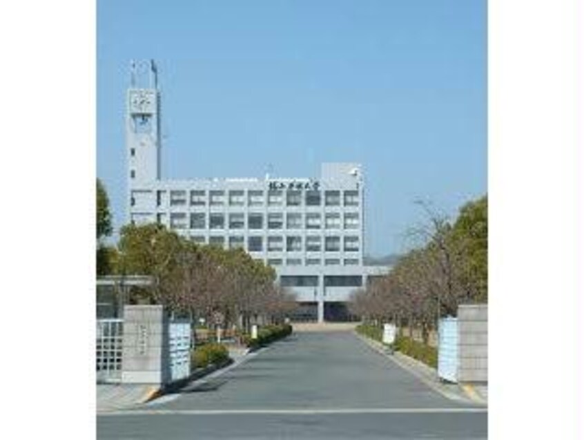 私立福山平成大学(大学/短大/専門学校)まで714m パレド　リヴァージュ