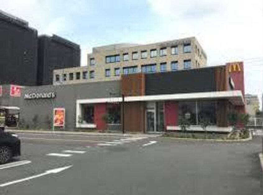 マクドナルド福山新涯中央店(その他飲食（ファミレスなど）)まで836m D-roomC　V