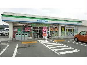 ファミリーマート神辺町川南店(コンビニ)まで607m グリーンベルズ　D棟