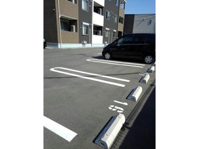  ラ・ルーチェ　Ｂ（西新涯町）