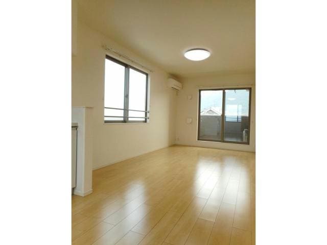  ラ・ルーチェ　Ｂ（西新涯町）