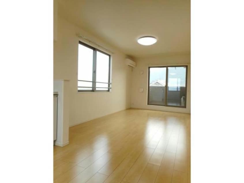  ラ・ルーチェ　Ｂ（西新涯町）