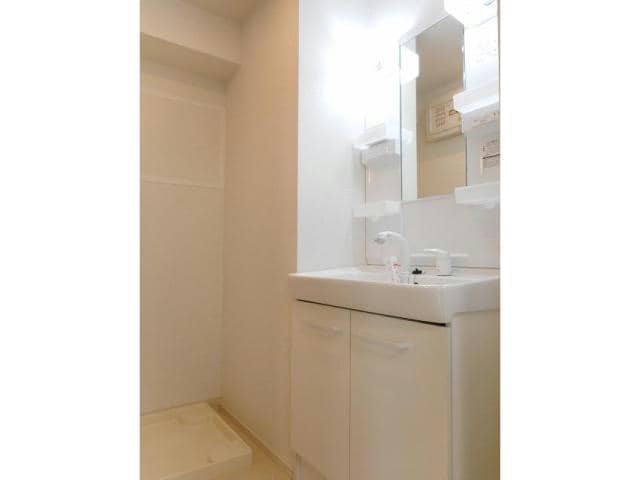  ラ・ルーチェ　Ｂ（西新涯町）